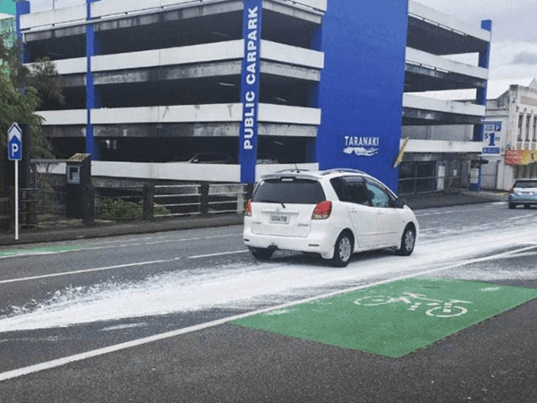 Paint-spill-clean-up-aquamax-min