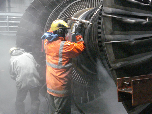 Steam-turbine-blade-descaling