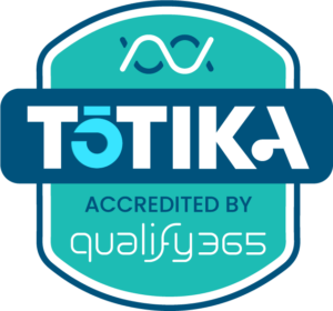 Totika-Badge-dark-300x280